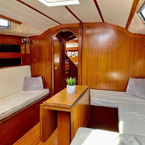  Botel Espacioso Velero Junto A La Playa Bcn Spain